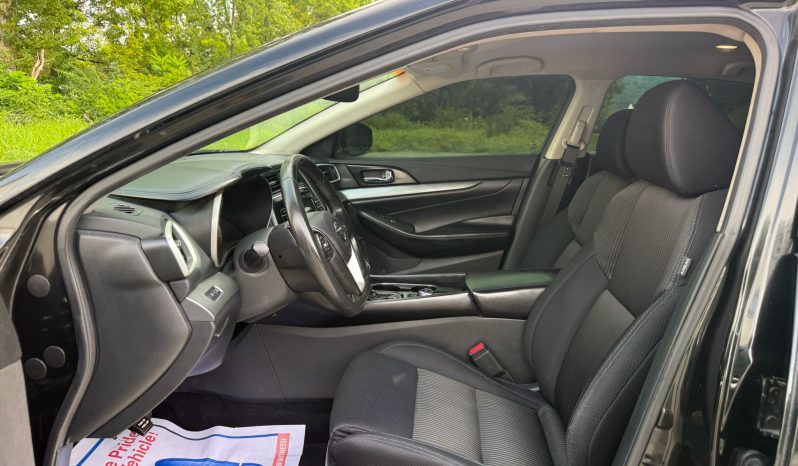 
								2017 Nissan Maxima S full									