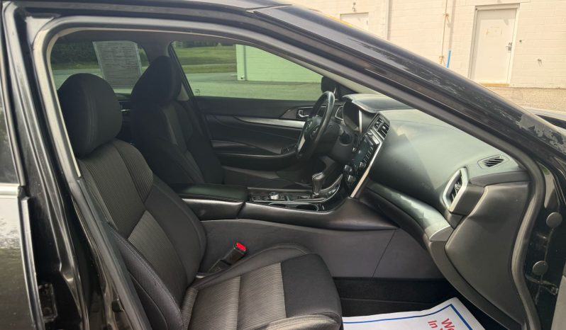 
								2017 Nissan Maxima S full									