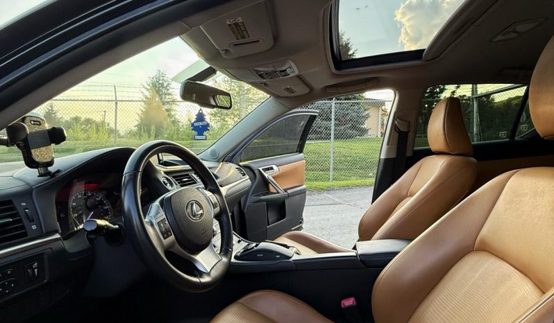 
								2012 Lexus CT200H 103k Miles full									