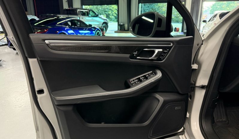 
								2022 Porsche Macan GTS full									