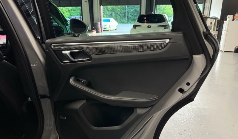 
								2022 Porsche Macan GTS full									