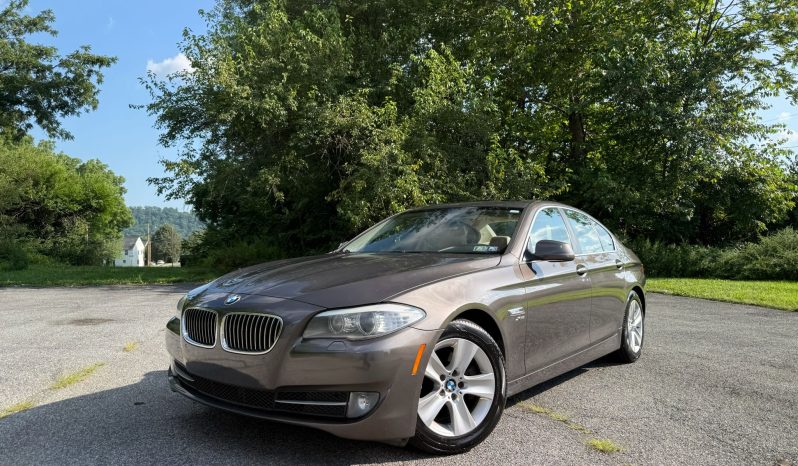 
								2012 BMW 528i xDrive full									