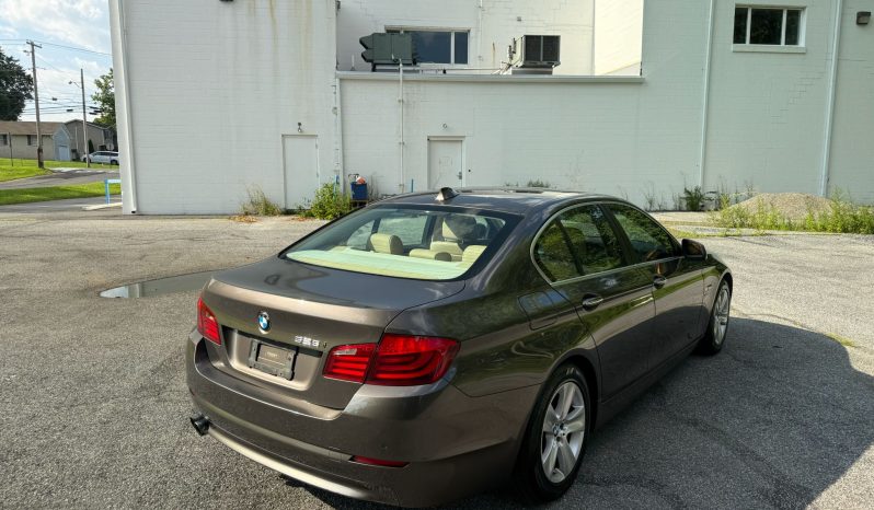 
								2012 BMW 528i xDrive full									