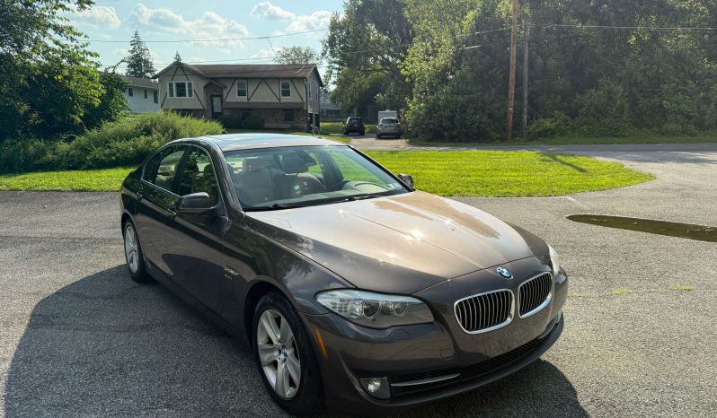 
								2012 BMW 528i xDrive full									