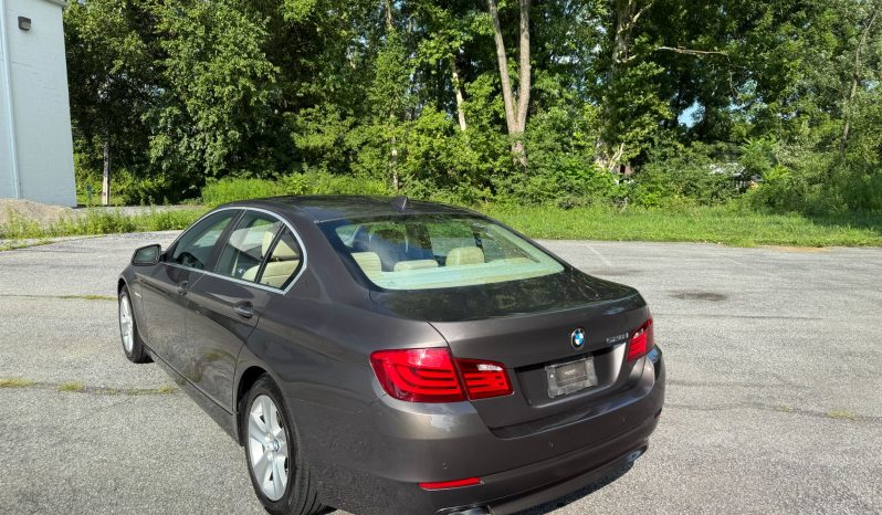 
								2012 BMW 528i xDrive full									