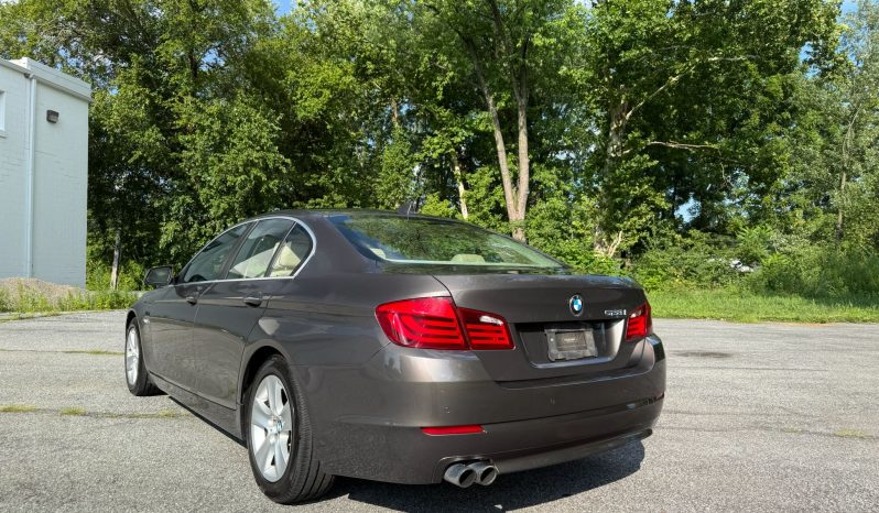 
								2012 BMW 528i xDrive full									