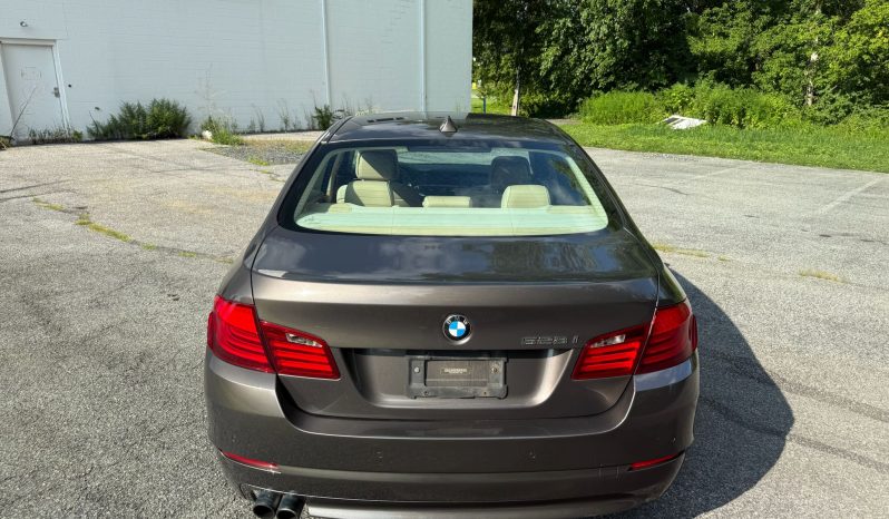 
								2012 BMW 528i xDrive full									