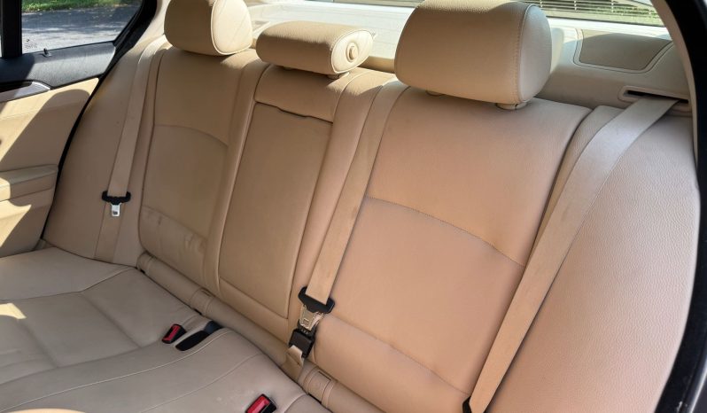 
								2012 BMW 528i xDrive full									