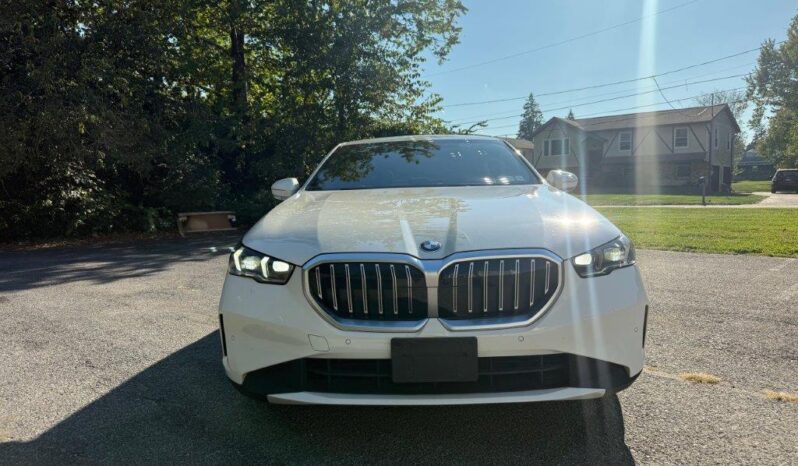 
								2024 BMW 530i xDrive full									
