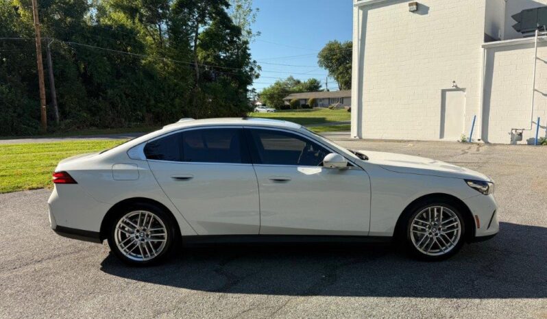 
								2024 BMW 530i xDrive full									