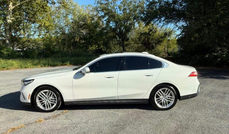 
								2024 BMW 530i xDrive full									