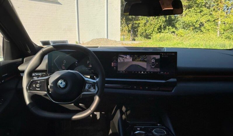 
								2024 BMW 530i xDrive full									