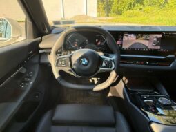 
										2024 BMW 530i xDrive full									