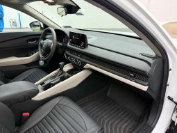 
										2024 Honda Accord EX full									