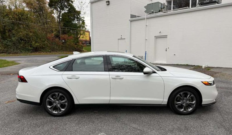 
								2024 Honda Accord EX full									