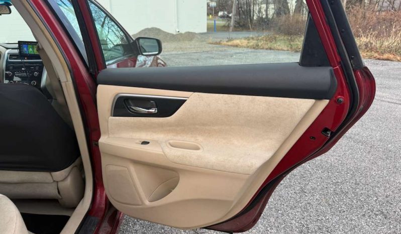 
								2014 Nissan Altima S full									