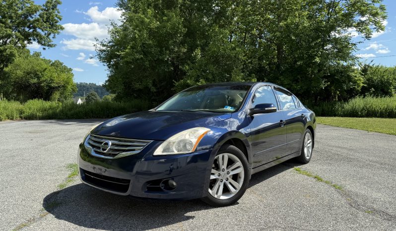 
								2010 Nissan Altima 3.5 SR full									