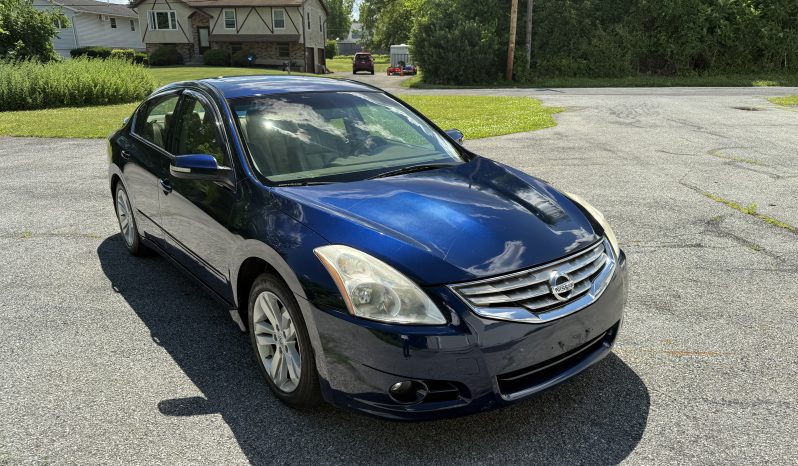 
								2010 Nissan Altima 3.5 SR full									