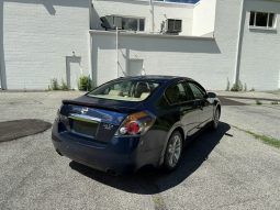 
										2010 Nissan Altima 3.5 SR full									