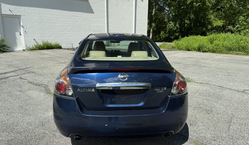 
								2010 Nissan Altima 3.5 SR full									