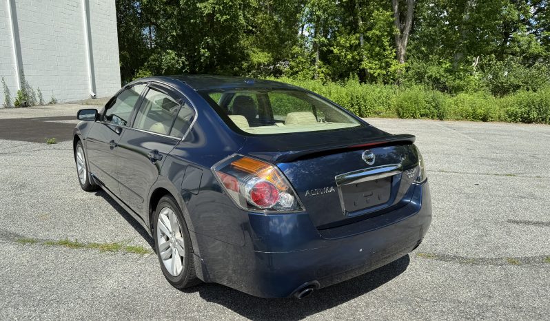 
								2010 Nissan Altima 3.5 SR full									