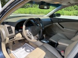 
										2010 Nissan Altima 3.5 SR full									