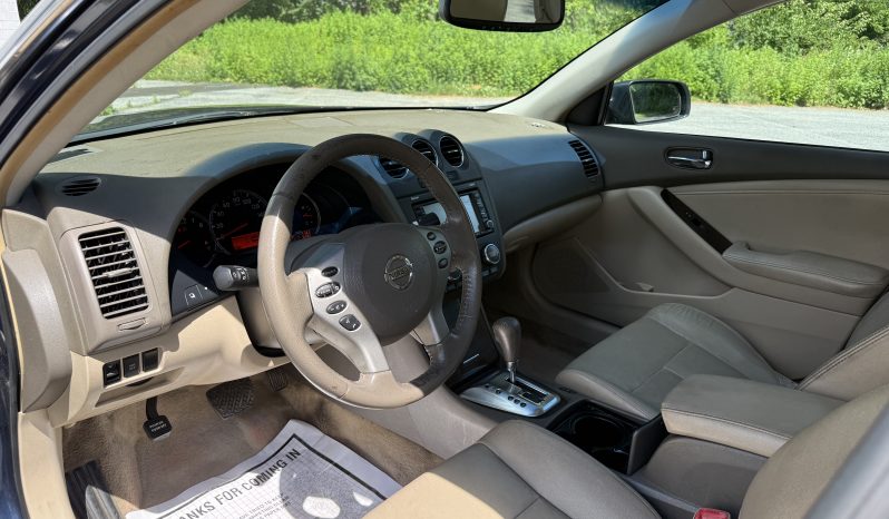 
								2010 Nissan Altima 3.5 SR full									
