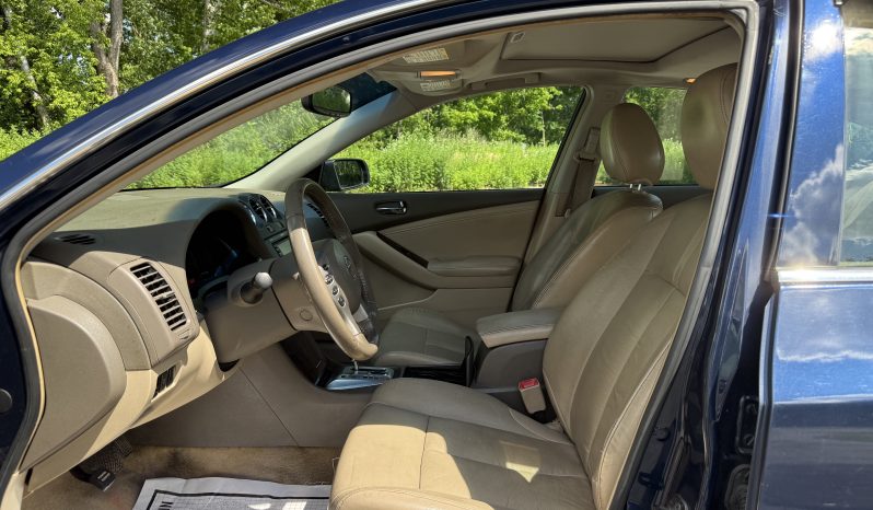 
								2010 Nissan Altima 3.5 SR full									