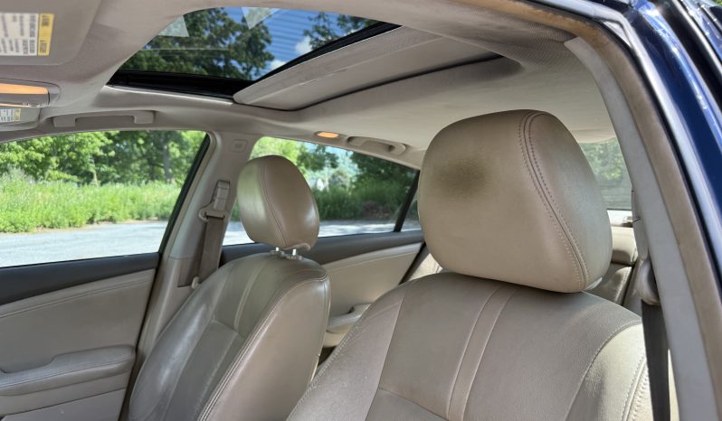 
								2010 Nissan Altima 3.5 SR full									