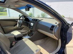 
										2010 Nissan Altima 3.5 SR full									