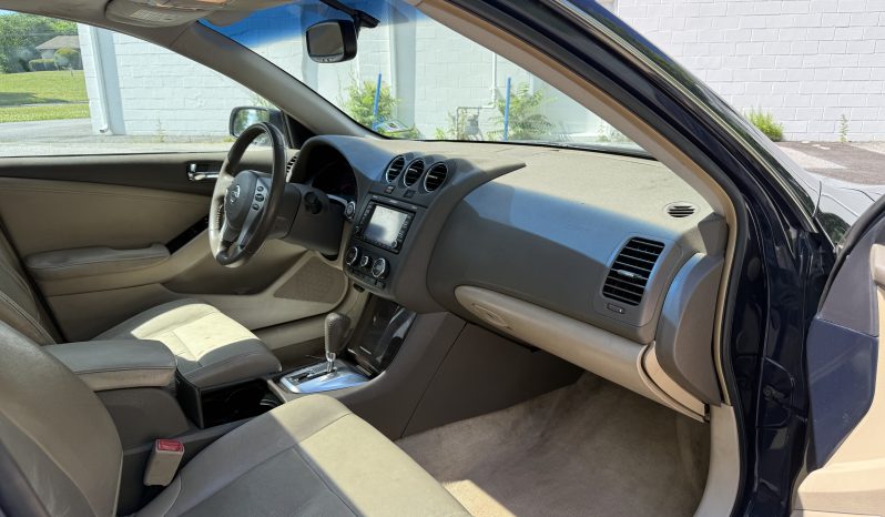 
								2010 Nissan Altima 3.5 SR full									