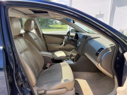 
										2010 Nissan Altima 3.5 SR full									