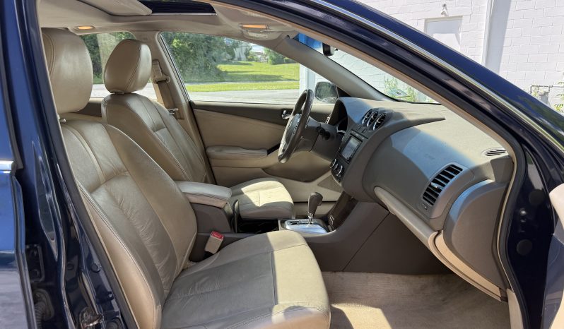 
								2010 Nissan Altima 3.5 SR full									